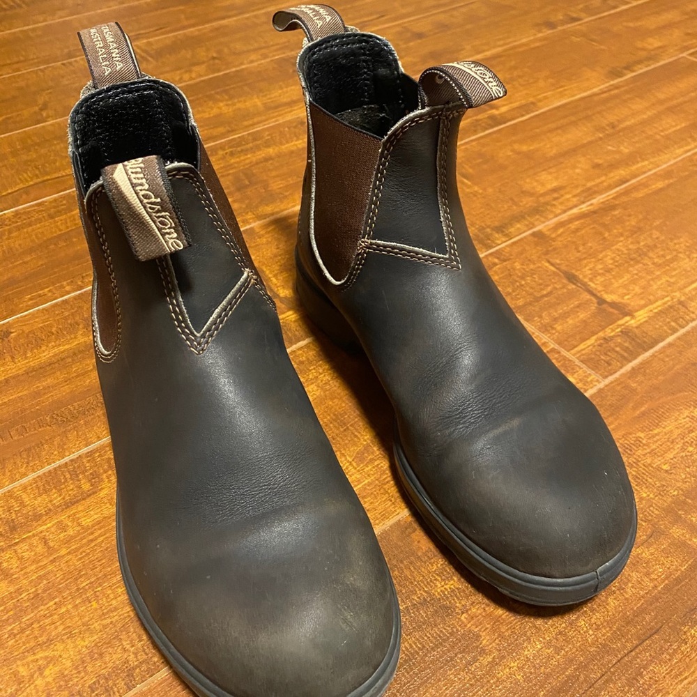 Brown Leather Blundstones